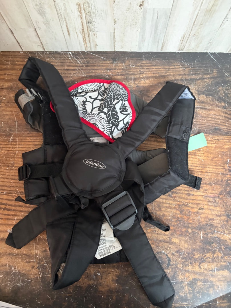 BLACK INFANTINO SWIFT BABY CARRIER