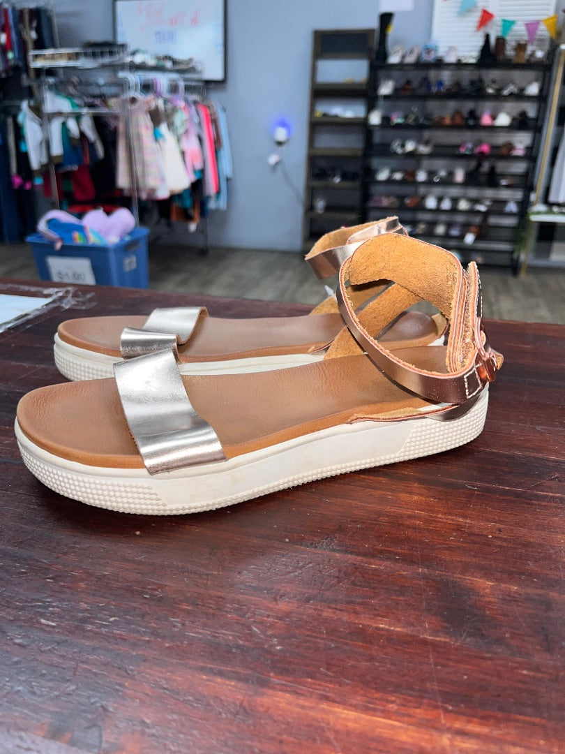 ROSE GOLD MIA VELCRO STRAP SANDALS, SHOES Y4
