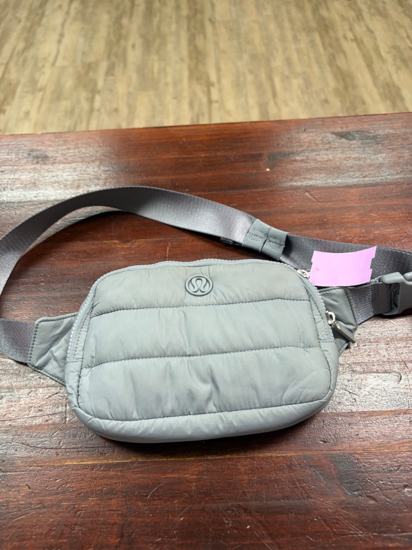 GREY LULULEMON PUFFER BELT BAG