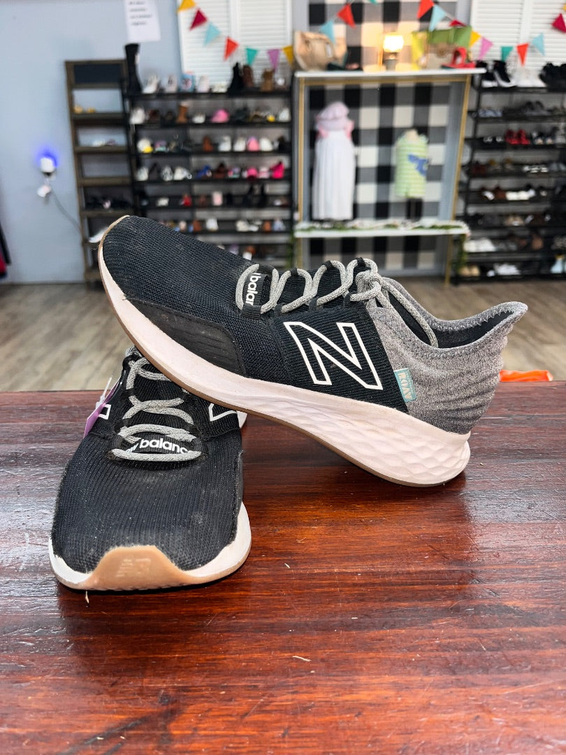 BLACK NEW BALANCE ROAV SNEAKERS, SHOES Y4