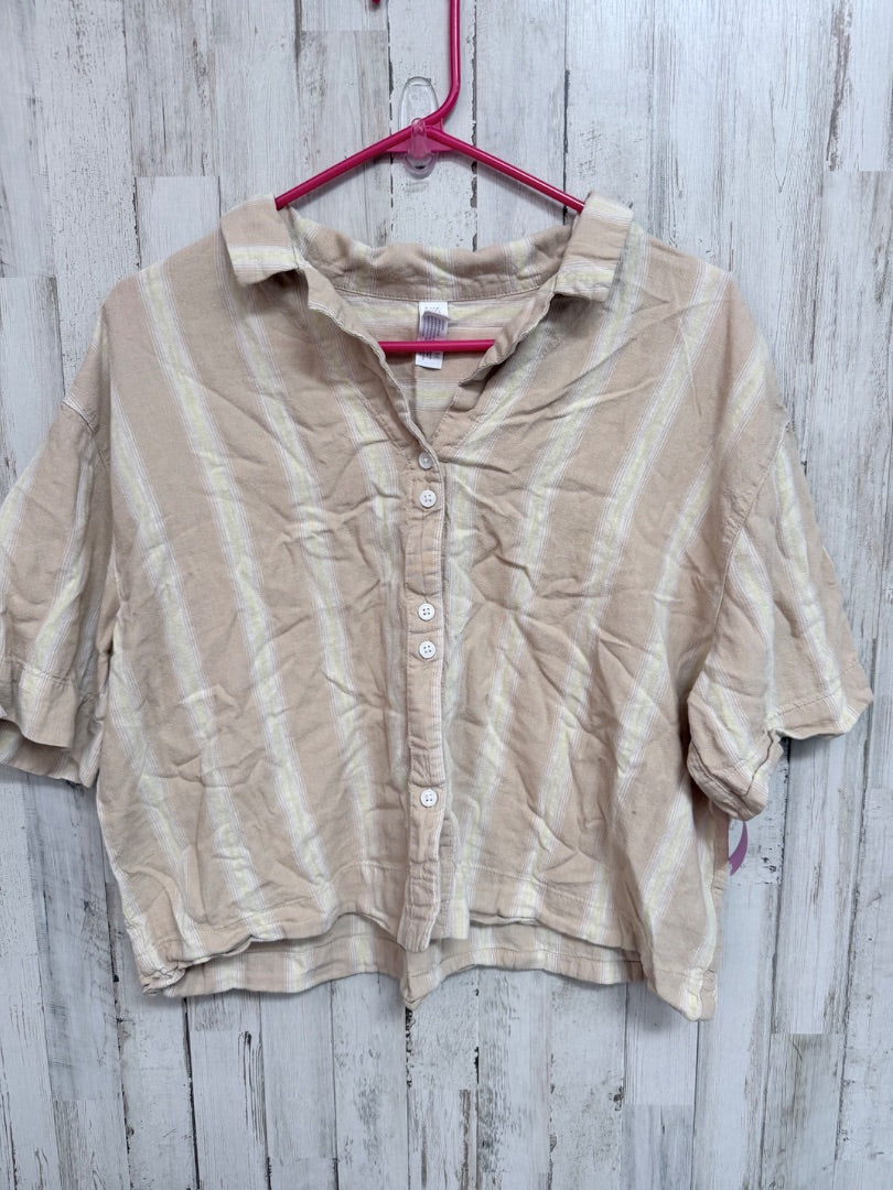BEIGE ABOVE STARS STRIPE BUTTON TOP, LADIES M
