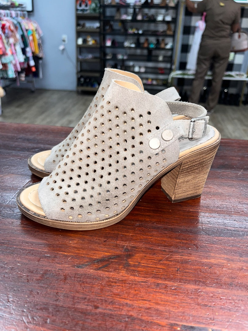 GREY BARBARA BARBIERI LEATHER PEEP TOE BUCKLE HEELS, SHOES A6