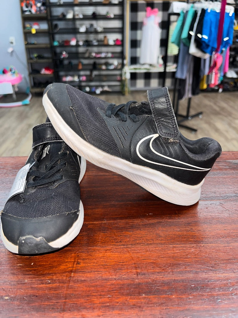 BLACK NIKE VELCRO SNEAKERS- PLAY CONDITION, SHOES 12