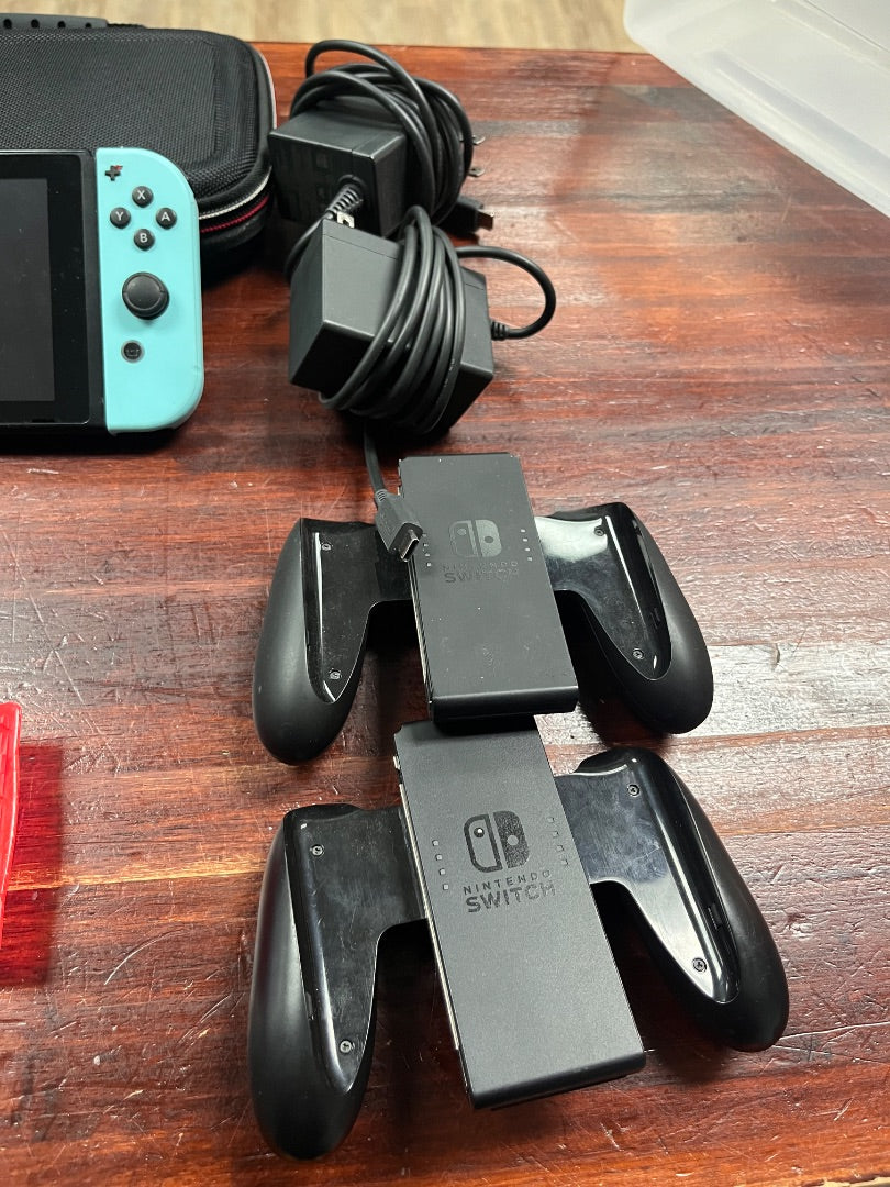 BLACK NINTENDO SWITCH BUNDLE