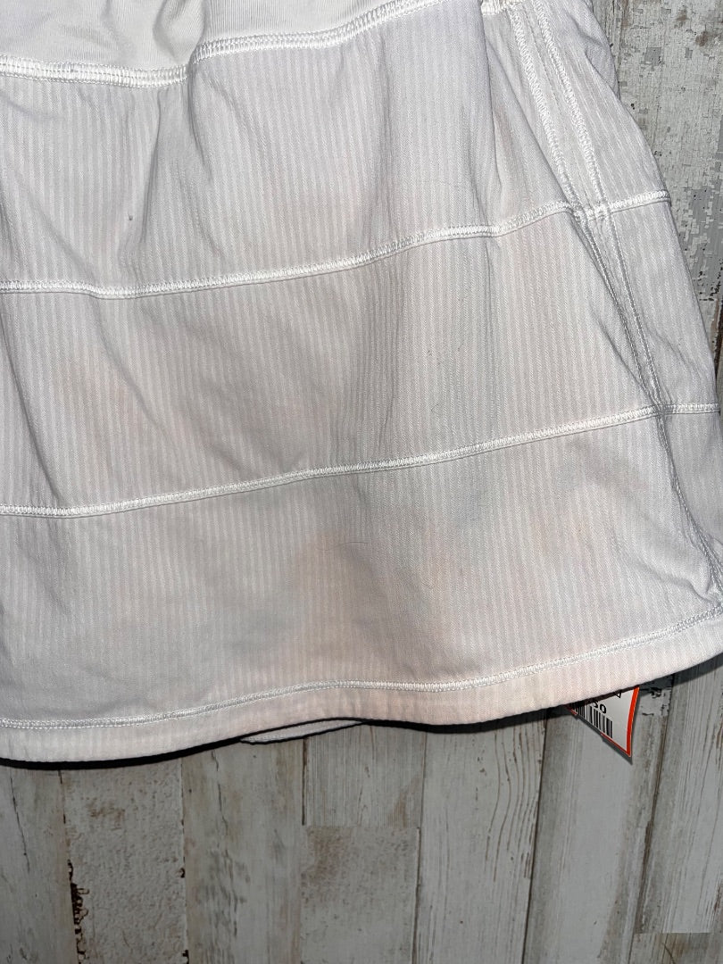 LIGHT GREY LULULEMON SZ 10 SKORT, LADIES L