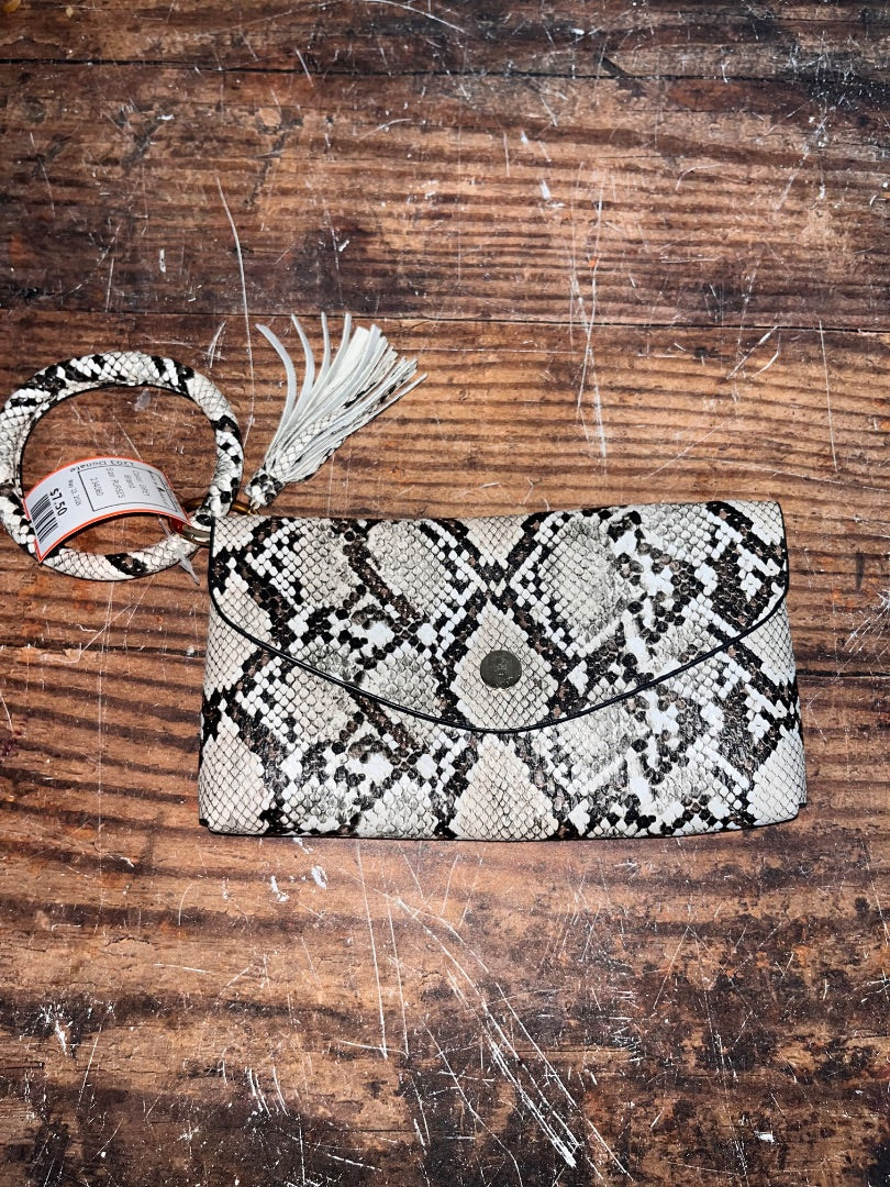 GREY SNAKE SKIN WRISTLET, PURSES