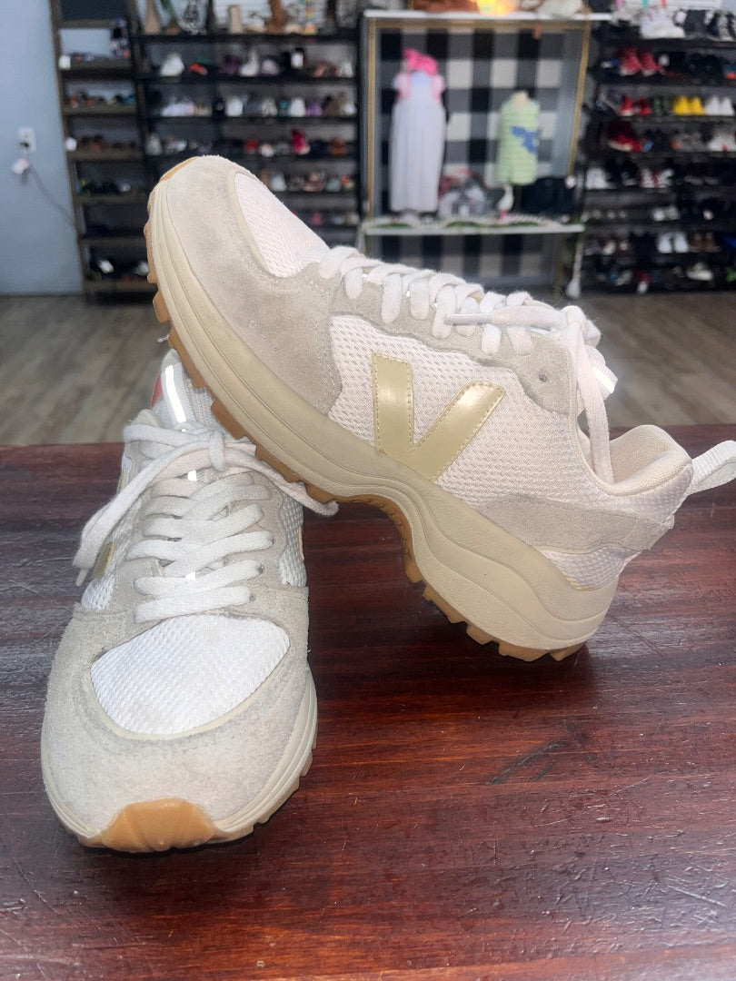 TAUPE/WHITE VEJA LOGO SNEAKERS, SHOES A7.5