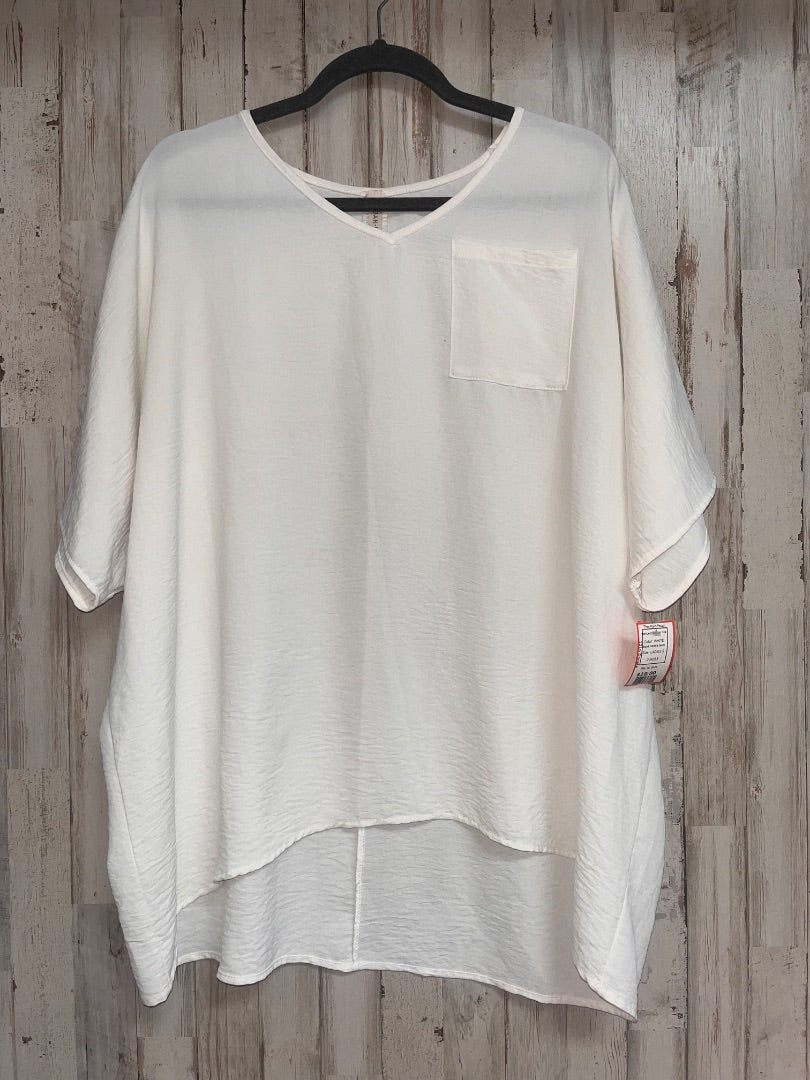WHITE URBAN DAIZY TEXTURED POCKET TOP, LADIES S