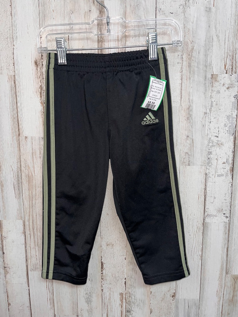 BLACK/OLIVE ADIDAS LOGO DRY FIT PANTS, BOY 24M