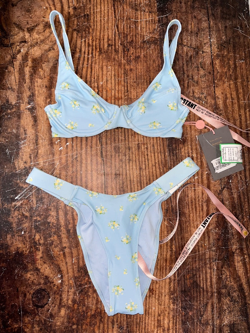 LIGHT BLUE HOUSE OF CB NEW 2PC FLORAL SWIM, LADIES XS