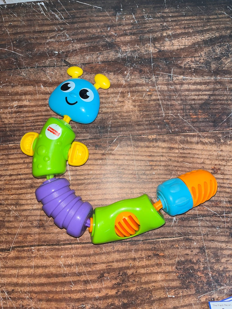 GREEN FISHER PRICE WORM SNAP TOY