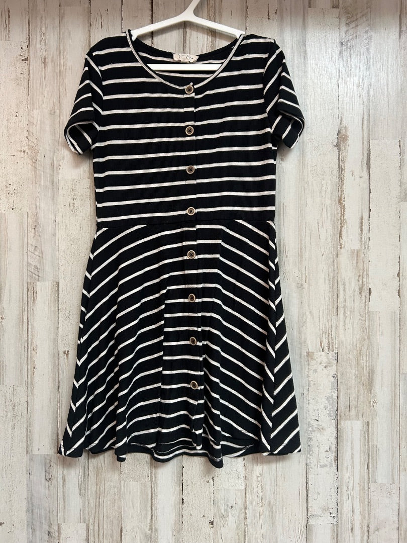 BLACK/WHITE JESSICA SIMPSON STRIPE BUTTON DRESS, GIRLS 10/12