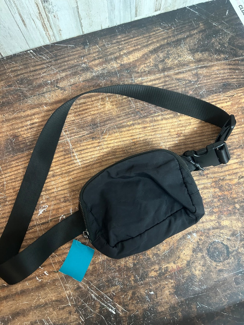 BLACK BELT BAG