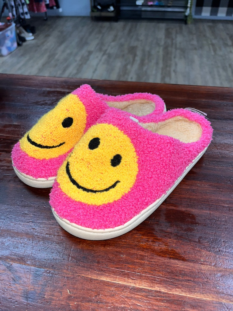 PINK SMILEY SLIPPERS, SHOES A5/6