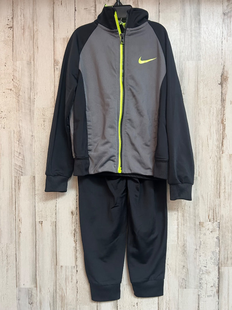 BLACK NIKE 2PC JOGGER SET, BOYS 4T
