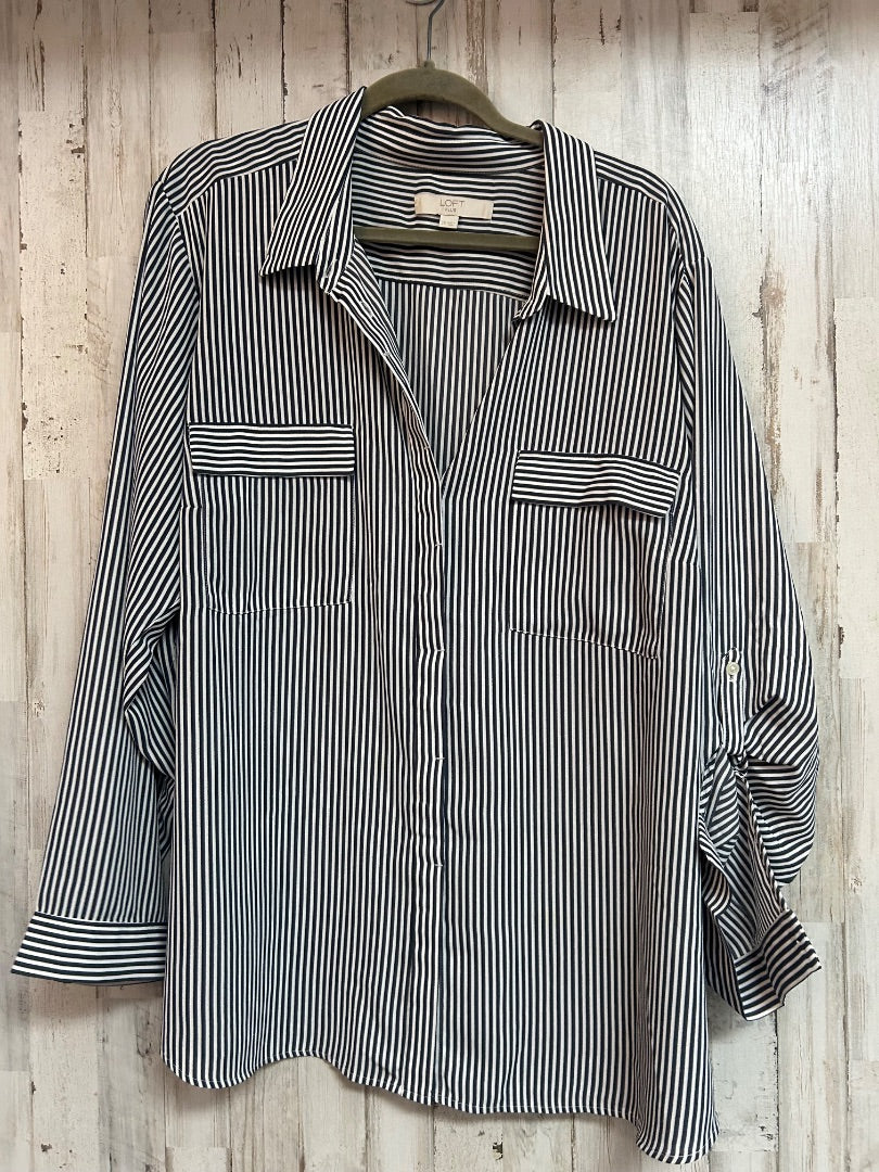 CHARCOAL/WHITE LOFT SZ24 STRIPE BUTTON TOP, LADIES 3X