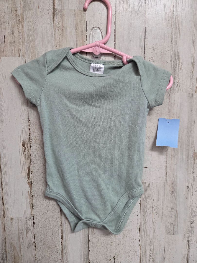 green Unknown basic onesie, Girl 6-9M