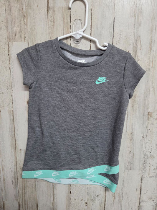 GREY NIKE LOGO TOP, GIRL 24M