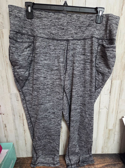 GREY LIVI SZ22/24 HEATHERED CROP LEGGINGS, LADIES 3X