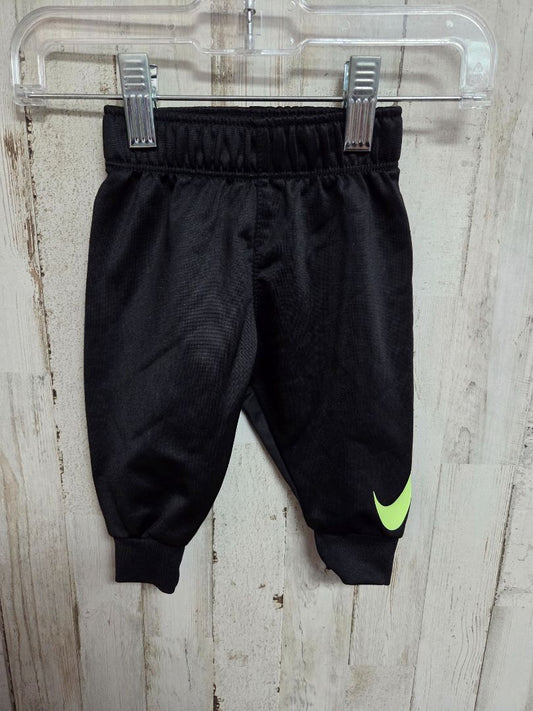 BLACK NIKE LOGO JOGGERS, BOY 3M