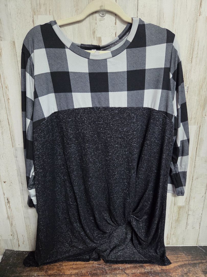 BLACK CELESTE PLAID SPLIT TOP, LADIES 2X