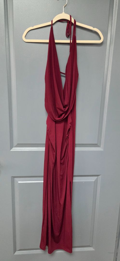 MAROON WHEREVER HALTER MAXI, LADIES L