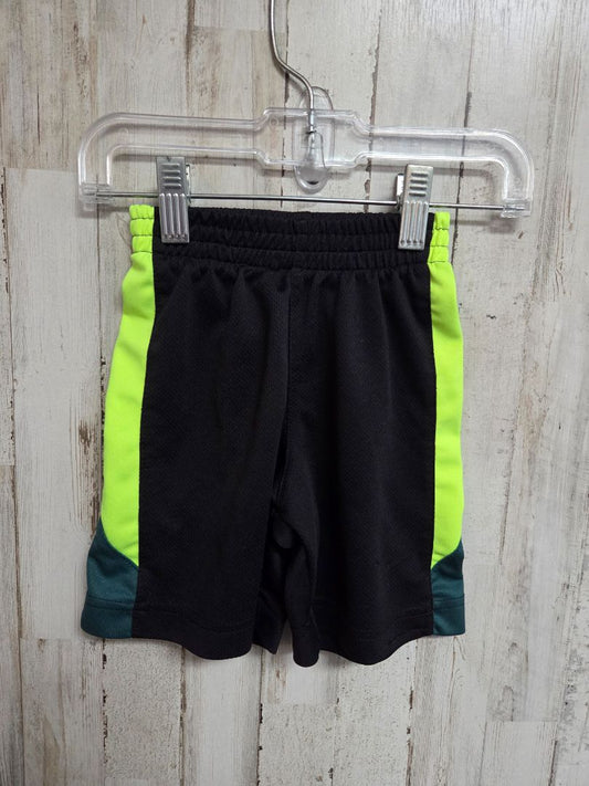 BLACK/GREEN NIKE NEON SIDE PANEL SHORTS, BOY 3T