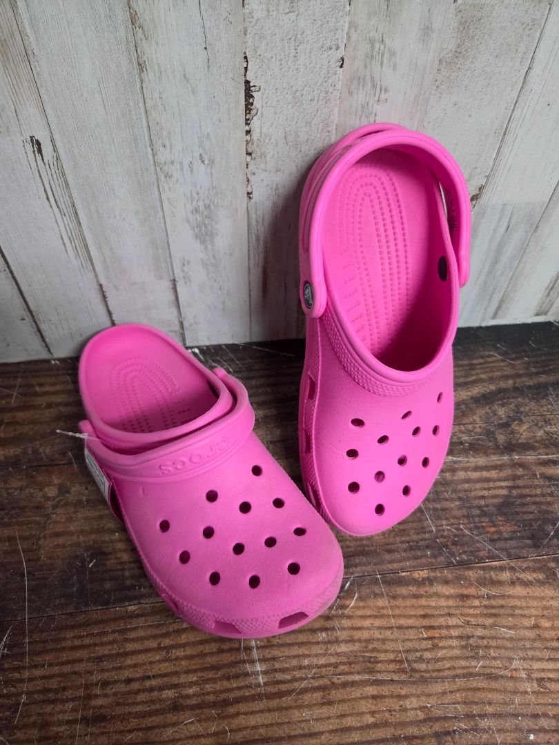 PINK CROCS RUBBER SLIP ONS, SHOES Y6