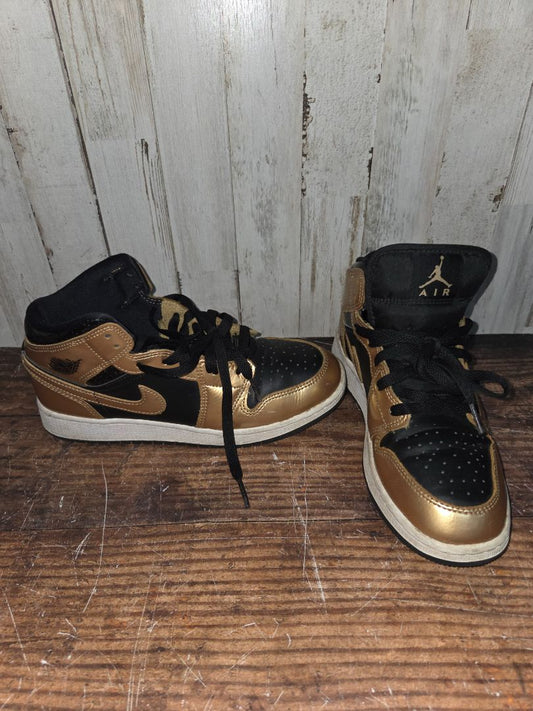 BLACK/GOLD NIKE HI TOP JORDANS, SHOES Y5