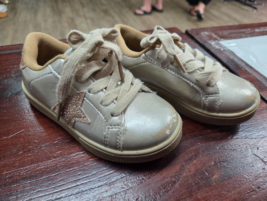 GOLD MARIE NICOLE GLITTER STAR SHOES, SHOES 6 *SCUFFING AT TOE*
