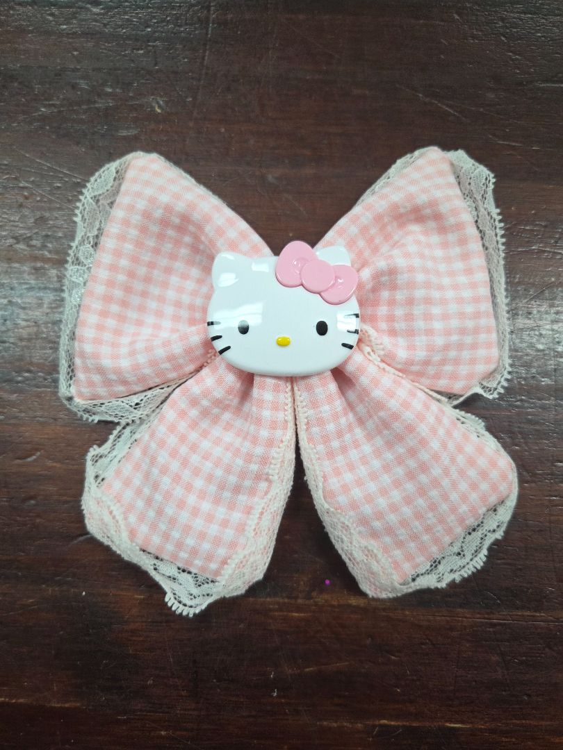 Hello kitty bow