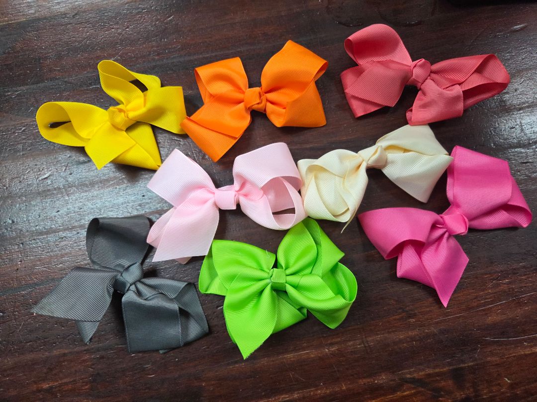 8pc medium solid bows