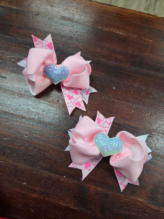 2pc glitter heart bow