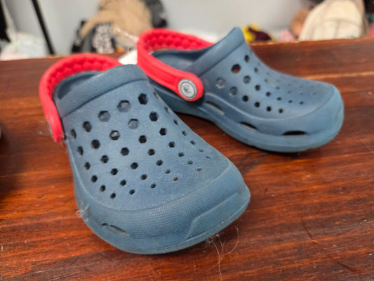 NAVY JOYBEES RUBBER SLIP ONS, SHOES 8/9