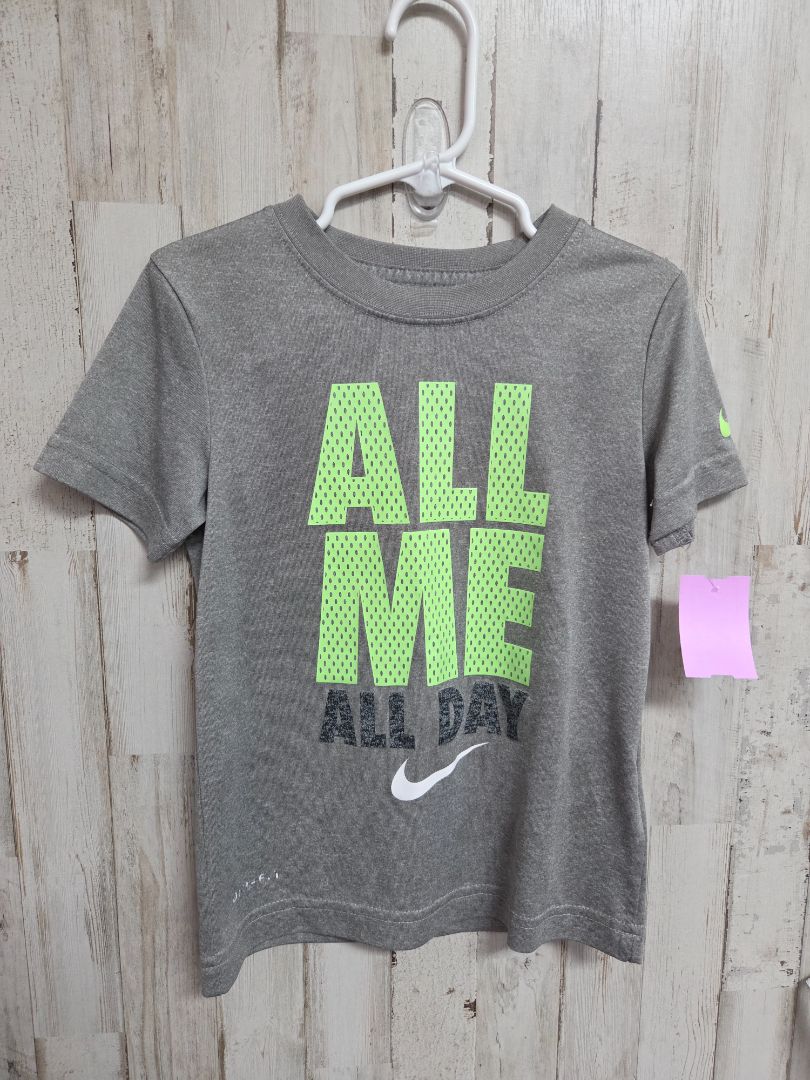 GREY NIKE ALL ME TEE, BOYS 4