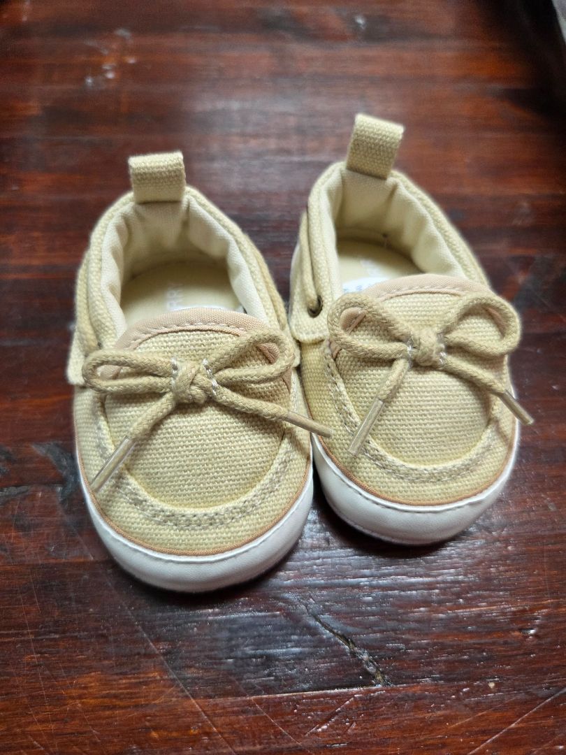 BEIGE SPERRY SHOES, SHOES 1 (0-3M)