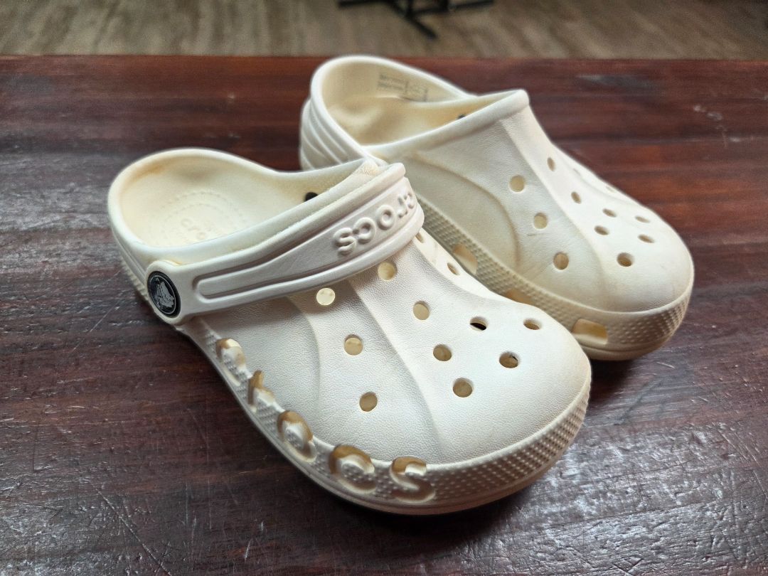 WHITE CROCS RUBBER SLIP ONS, SHOES 12
