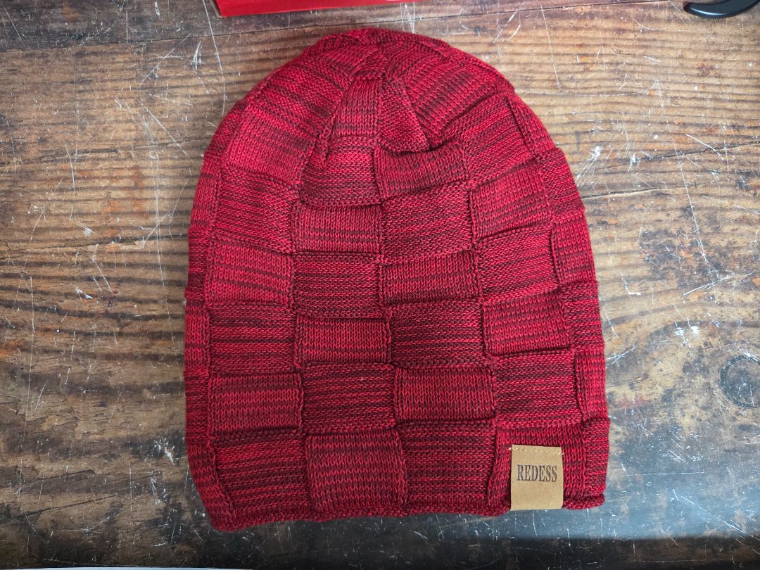 RED REDESS KNIT BEANIE, BIG BOY