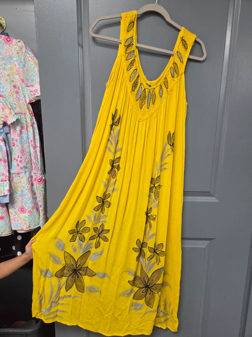 YELLOW SHOE SHOCK EMBROIDERED FLORAL DRESS, LADIES OS