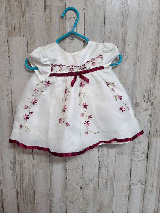 WHITE GEORGE FLOWER EMBROIDERED DRESS *SMALL SPOT AT NECK*, GIRL 0-3M