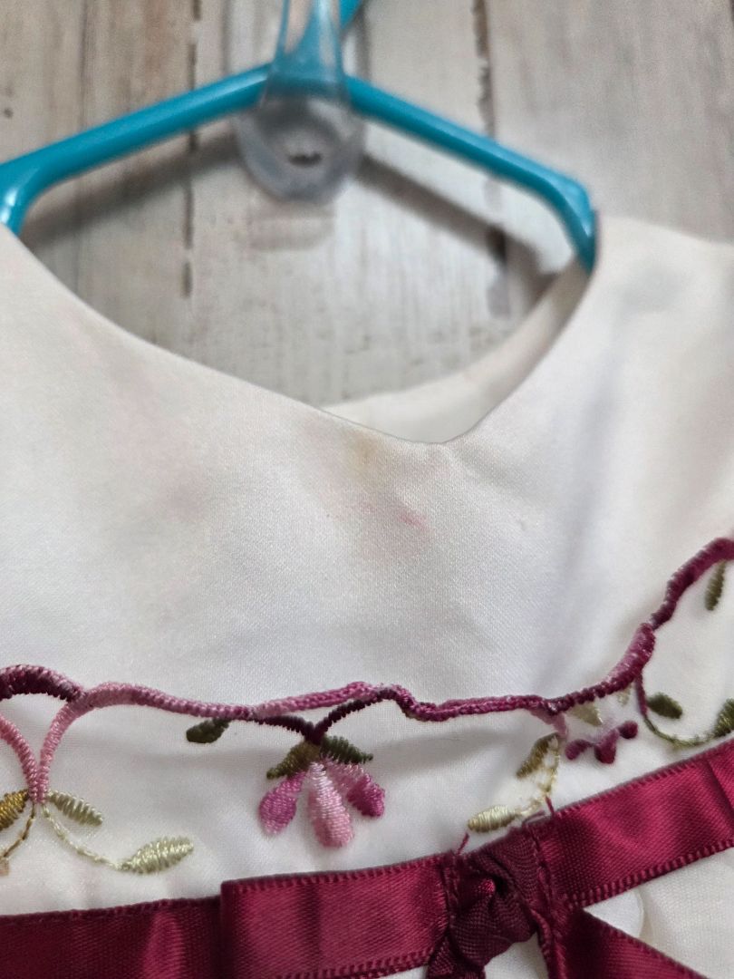 WHITE GEORGE FLOWER EMBROIDERED DRESS *SMALL SPOT AT NECK*, GIRL 0-3M
