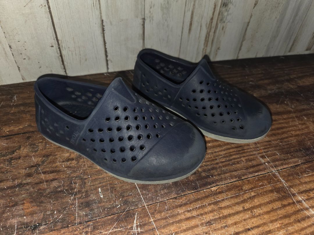 NAVY ROMS RUBBER SLIP ONS, SHOES 9