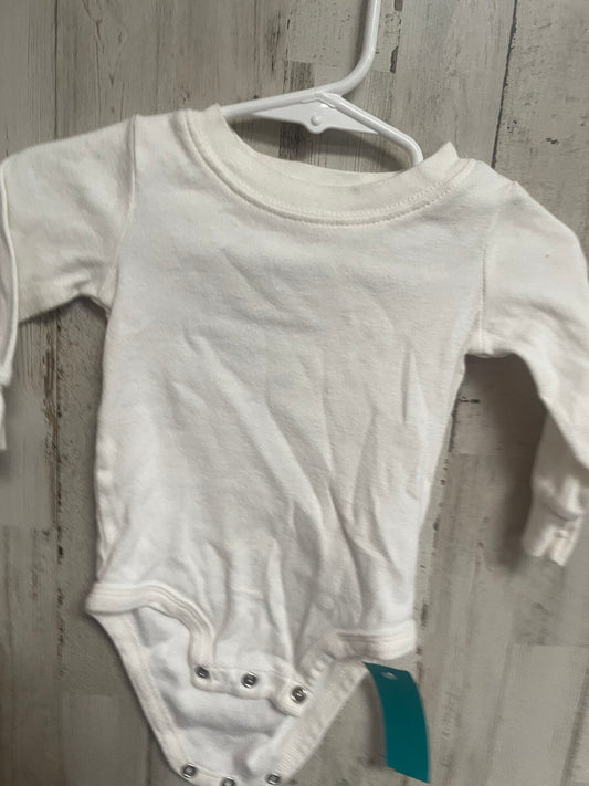 White Carters 6m Plain Onsie, Boy 0-9m