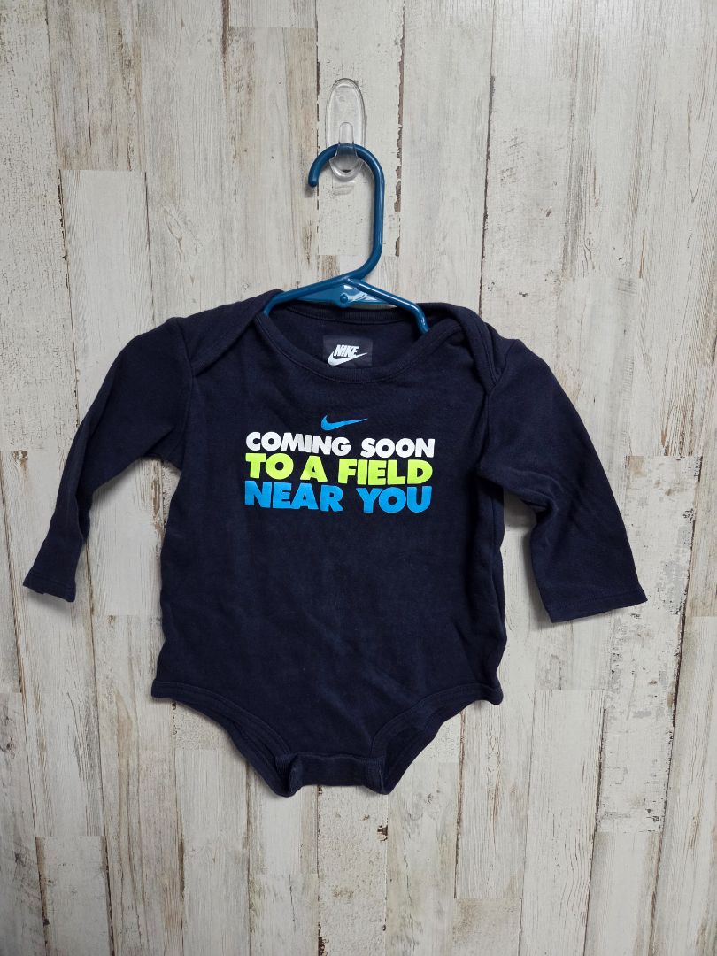 NAVY NIKE FIELD NEAR YOU ONESIE, BOY 6/9M