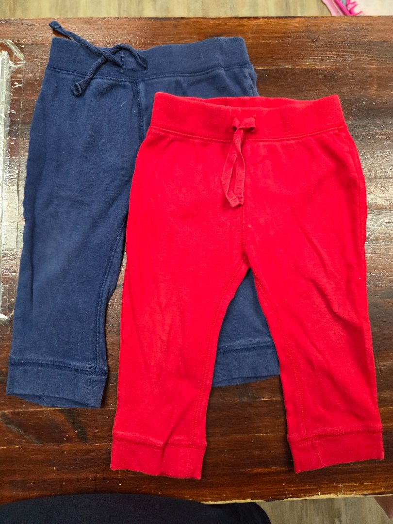 RED/NAVY OLD NAVY 2PC BASIC PANTS, BOY 12-18M