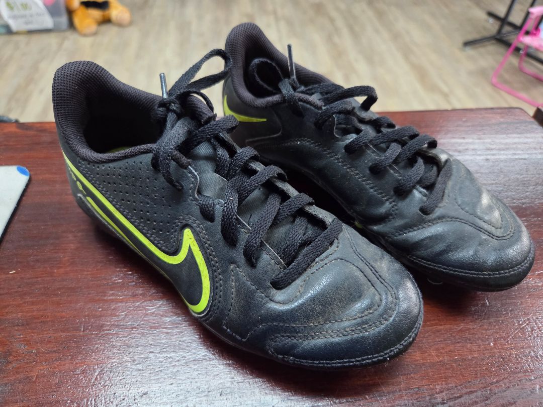 black/lime nike tempo logo cleats, shoes y2