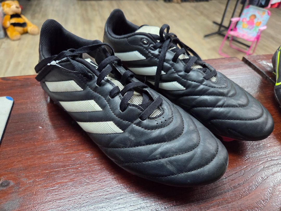 black/white adidas cleats, shoes men 9