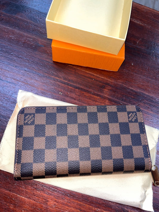 BROWN INSPIRED ZIP CHECKERED WALLET
