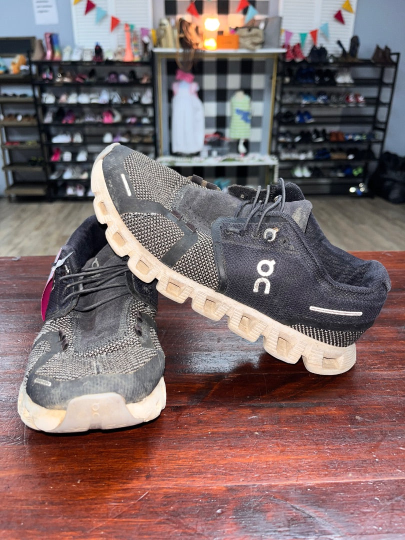 BLACK ON CLOUD SLIP ON SNEAKERS, SHOES A6.5