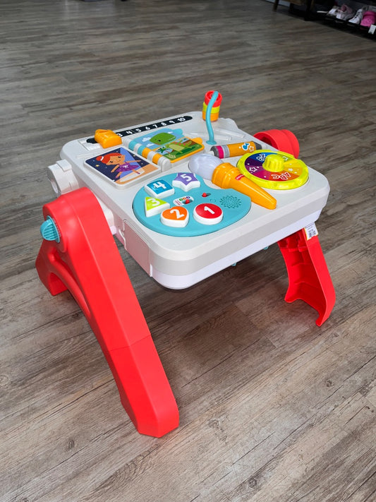 RED FISHER PRICE ACTIVITY TABLE ART EASEL